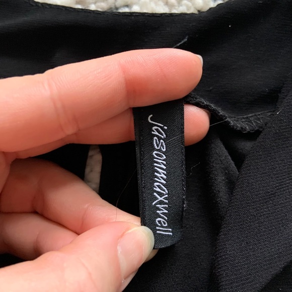 Black sleeveless tie-neck blouse - Picture 5 of 6